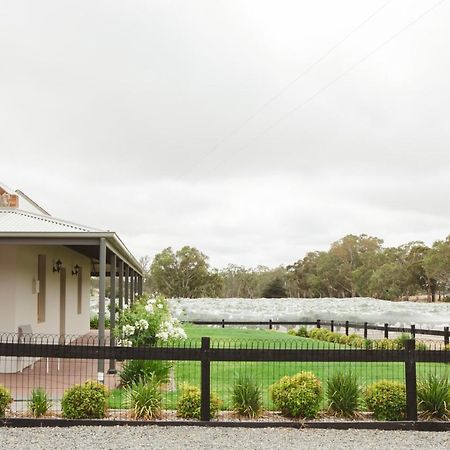 Brockenchack Vineyard Bed & Breakfast Mount McKenzie Exterior photo